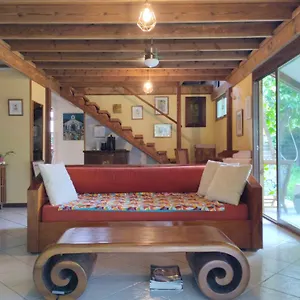 Tema'e House Homestay Temae